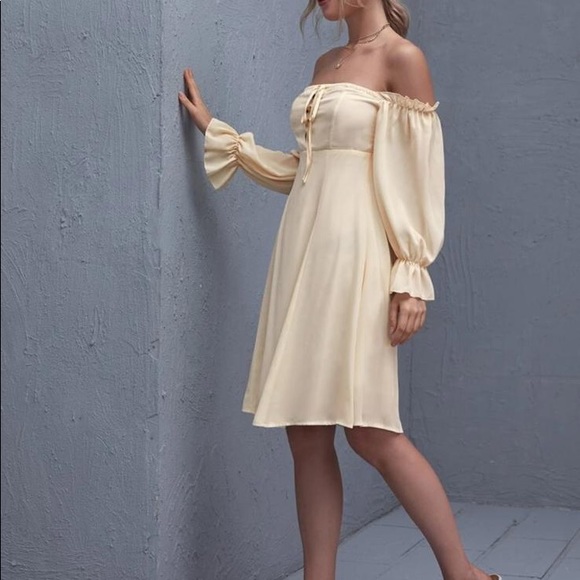 Shoulder knot dress - Picture 3 of 3